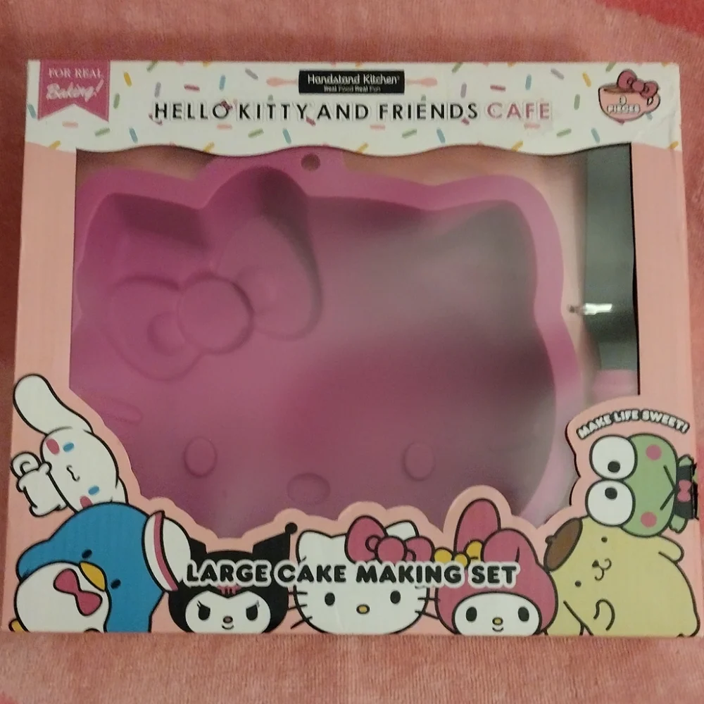 Hello Kitty and Friends Cafe Cake Baking Set